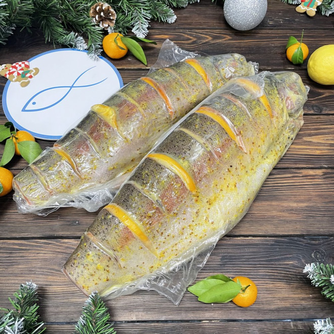 Форель радужная потрошеная в медово-горчичном маринаде с апельсином