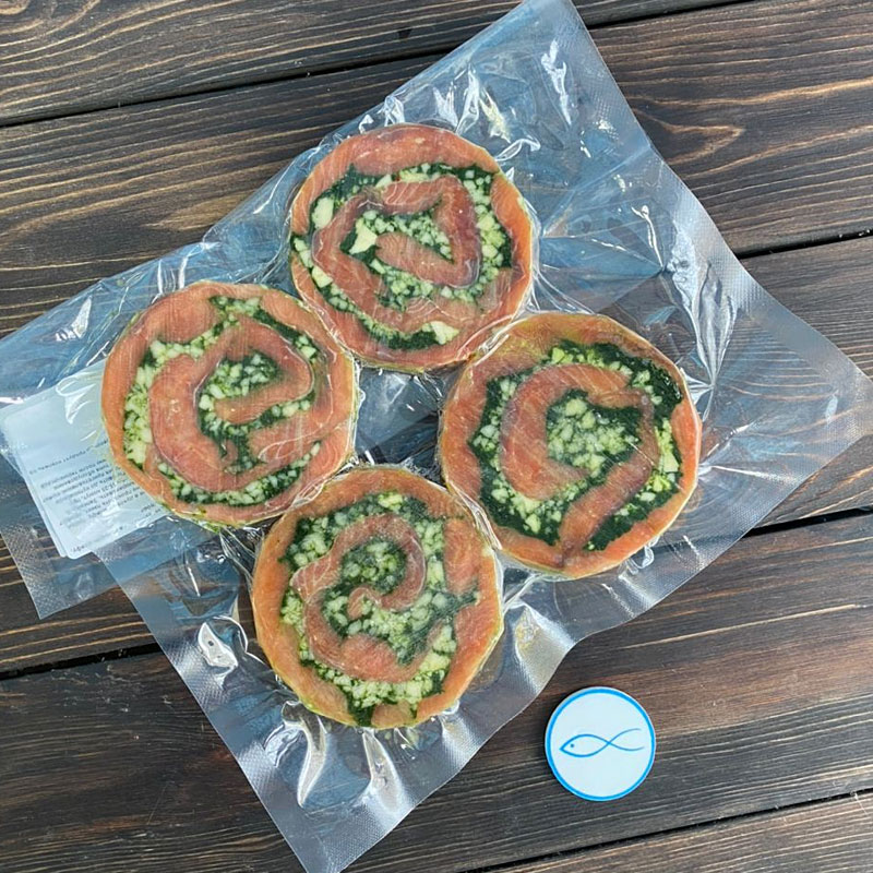 Рулет из Горбуши с сыром и шпинатом